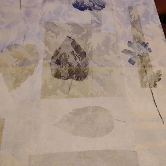 Green/Cream Leaf Shower Curtain - Picture 2 of 7